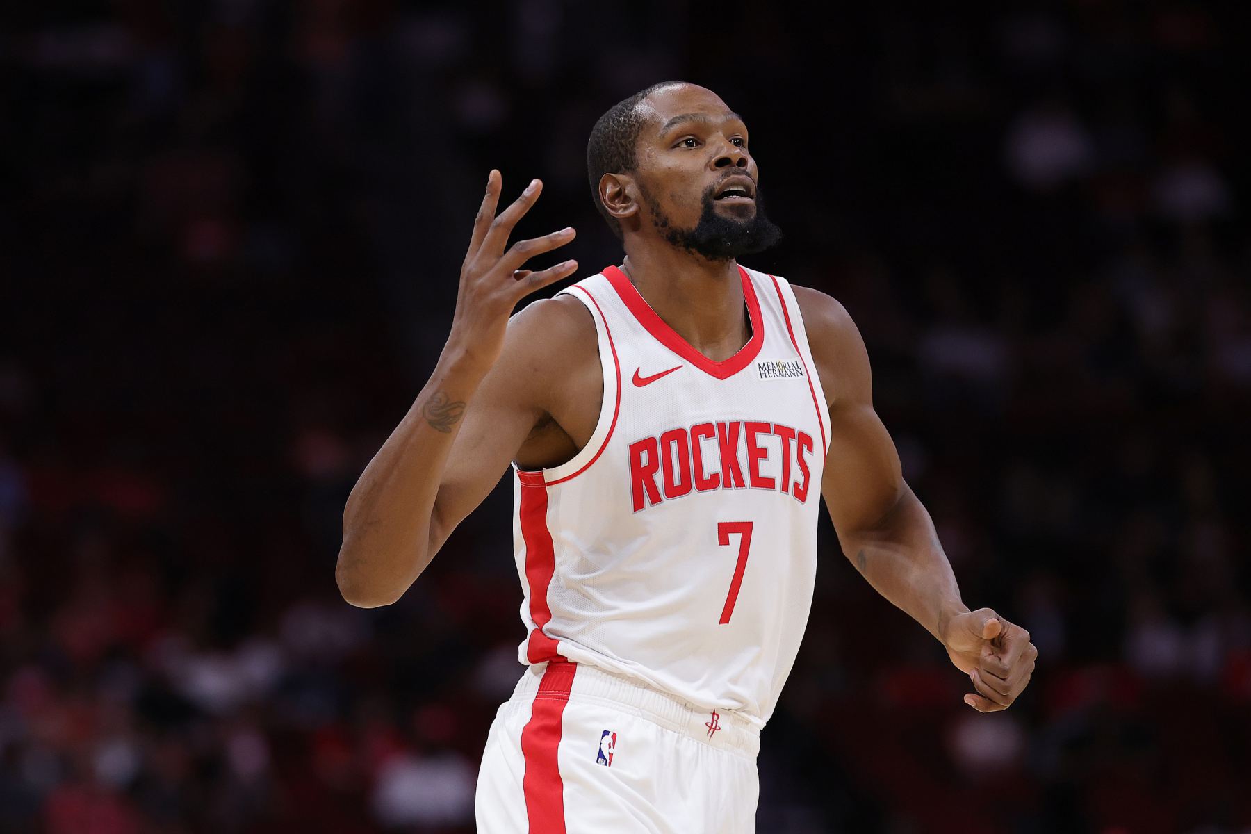Durant machte 4 von 10 Schüssen in der Halbzeit und erzielte 15 Punkte, um den Rockets zu helfen, den Punktestand zu halten.