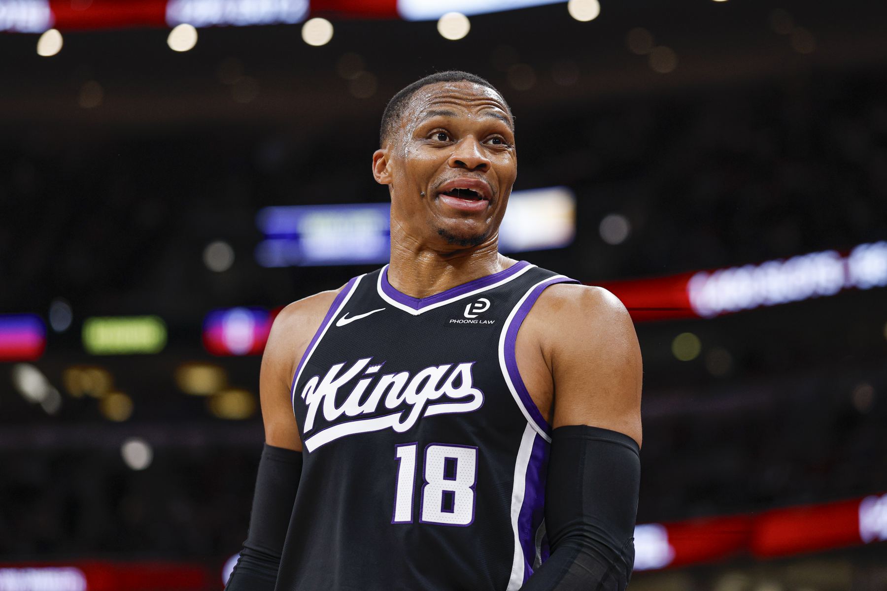 Hamm: Die Lakers haben das Team ausgehöhlt, um Westbrook zu holen. Aus Gründen der Ausgewogenheit in der Aufstellung habe ich ihn in die Reservemannschaft aufgenommen.